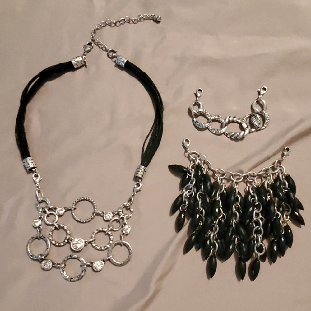 SALE!!! Beautiful 3 piece necklace